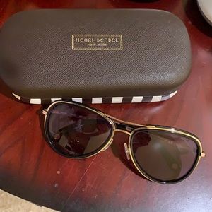 Henri Bendel aviator sunglasses
